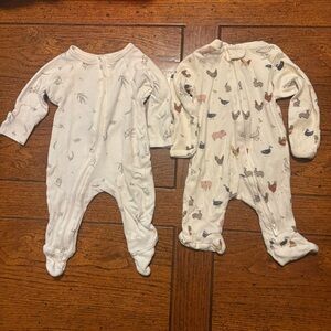 Newborn Baby Footsie Pajamas with 2-Way Zipper - Farm Animals & Plants